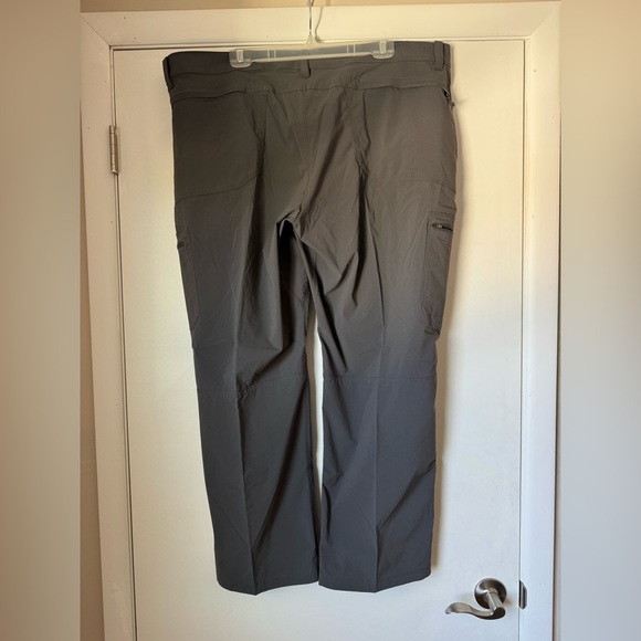 L.L. Bean Men's Dark Gray Cargo Pants 44x30 - Picture 7 of 9